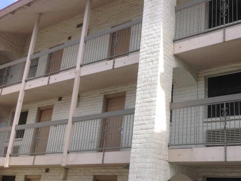 Red Roof Inn & Suites Houston- Hobby Airport Exterior photo
