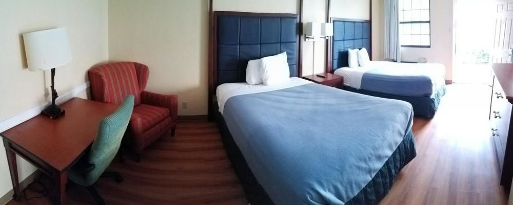 Red Roof Inn & Suites Houston- Hobby Airport Exterior photo